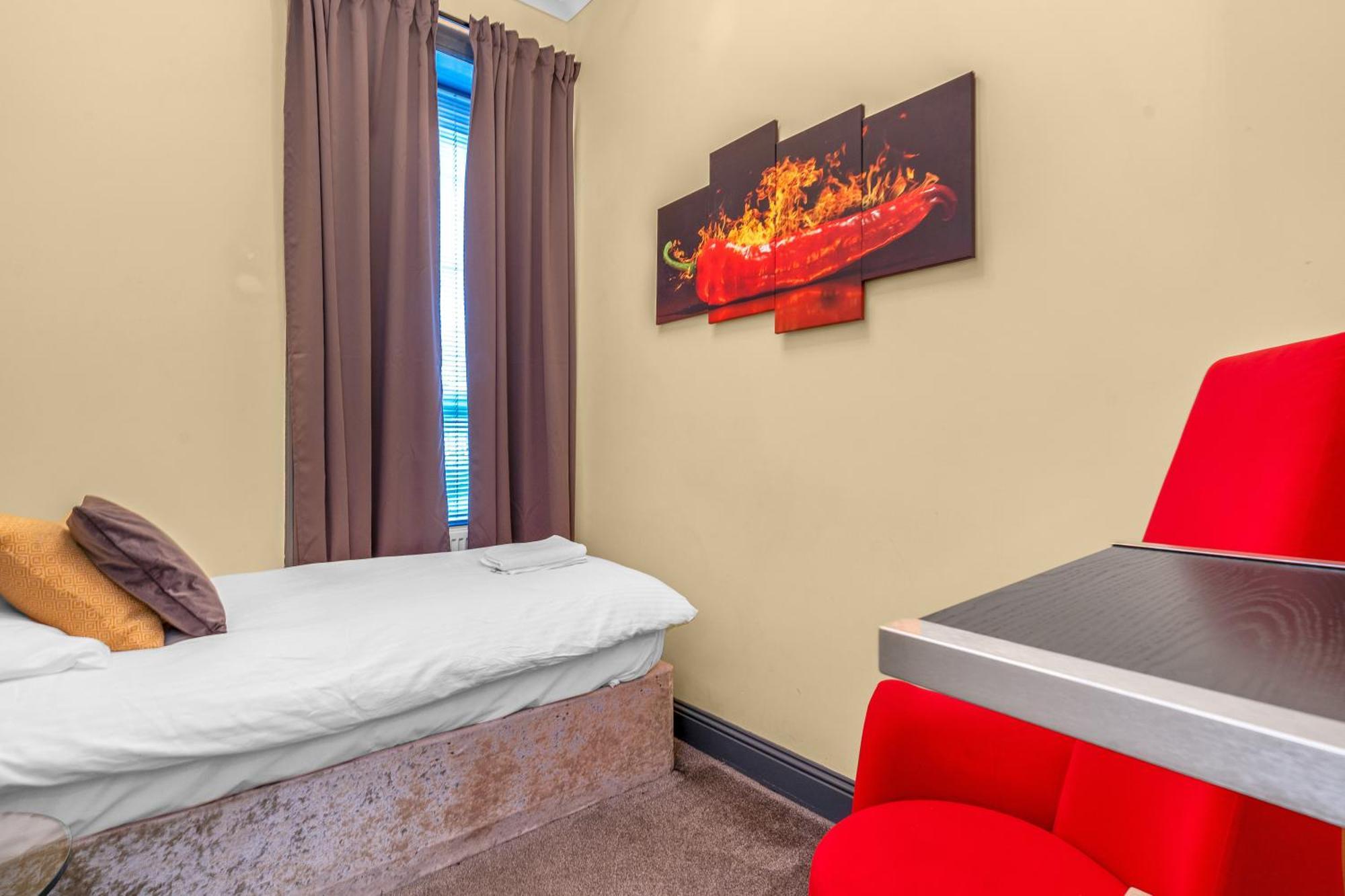 Cosy Modern City Centre Flat Edimburgo Esterno foto