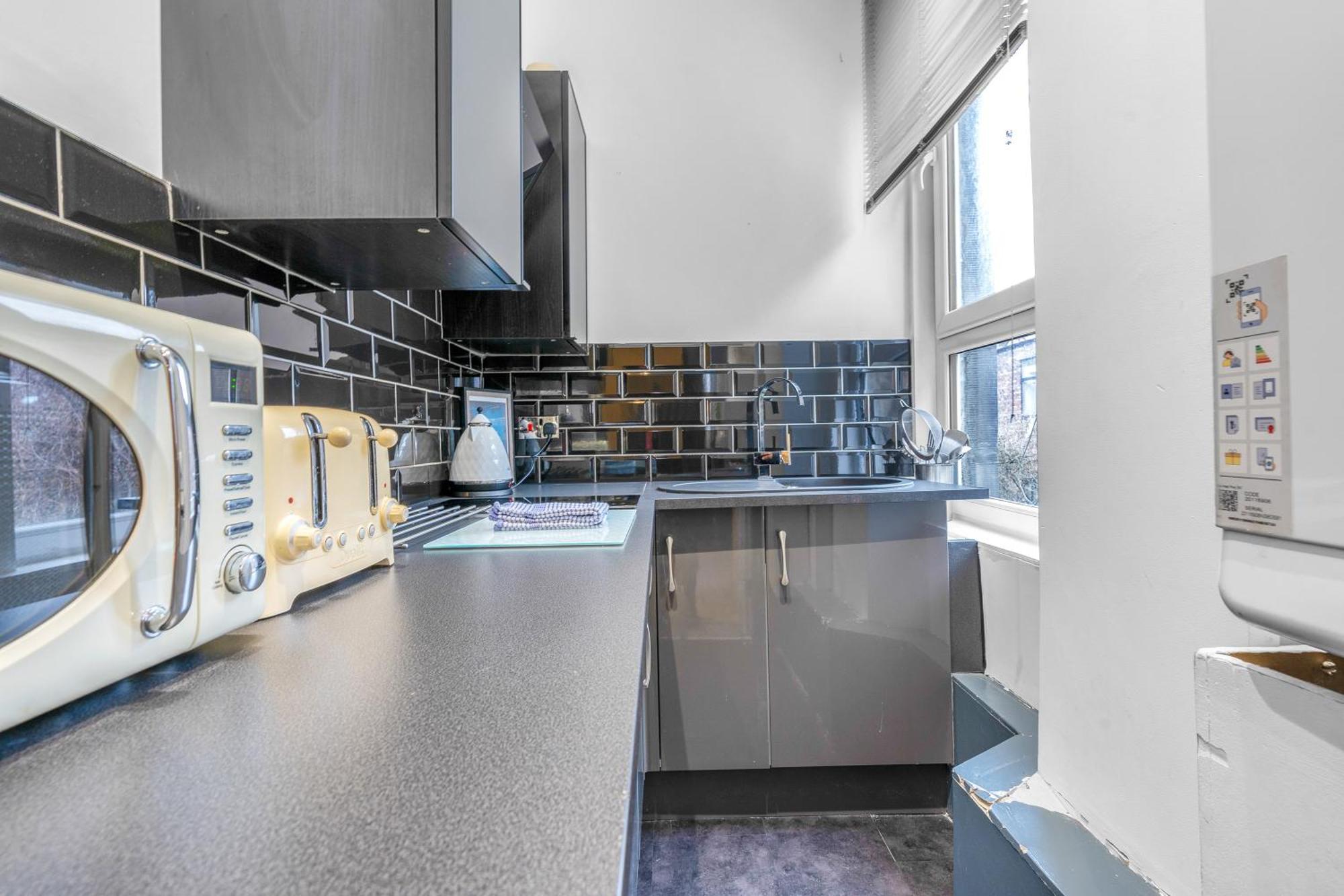 Cosy Modern City Centre Flat Edimburgo Esterno foto