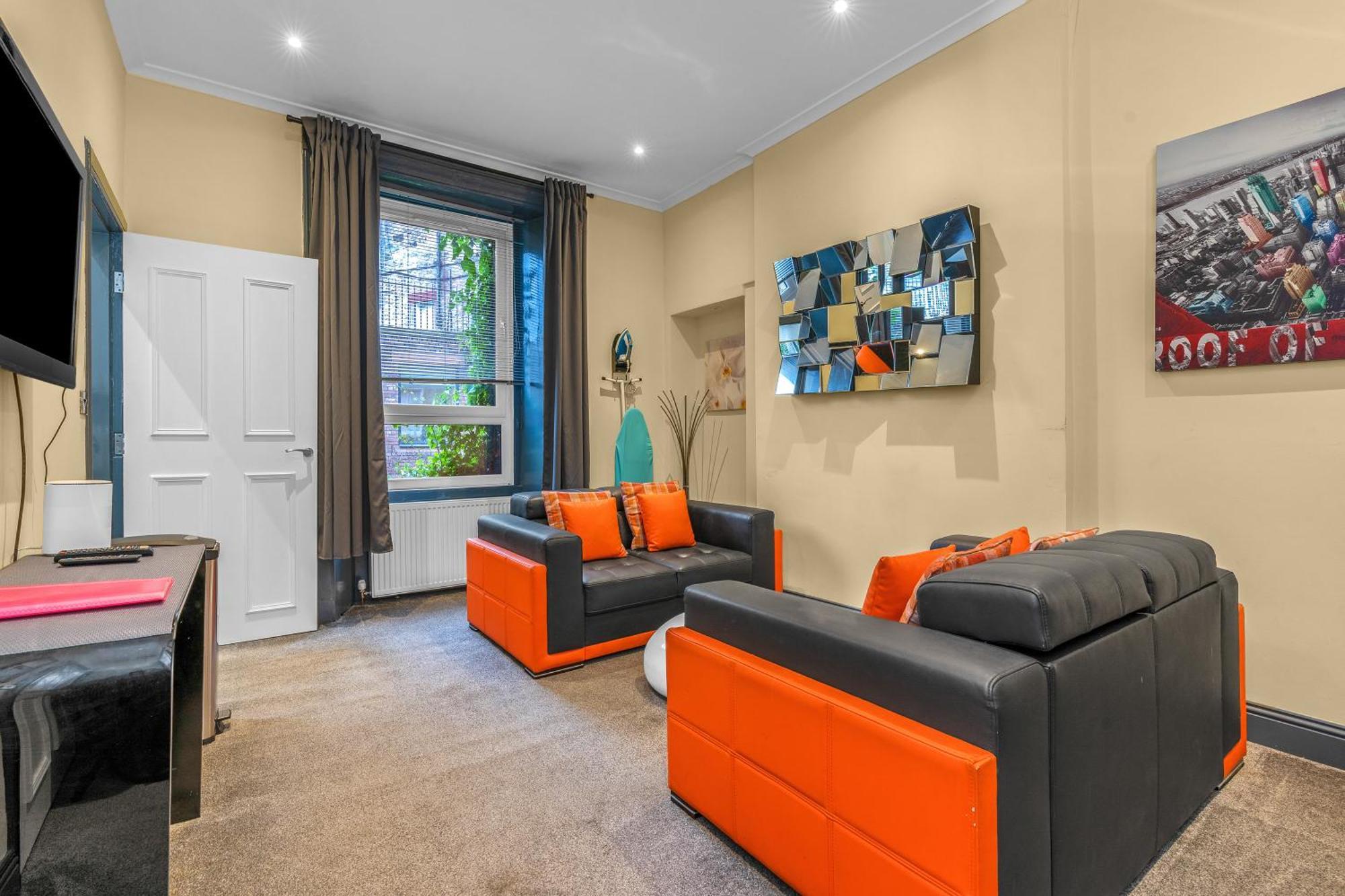 Cosy Modern City Centre Flat Edimburgo Esterno foto